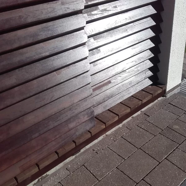Bīdāmas koka žalūzijas pirtij.